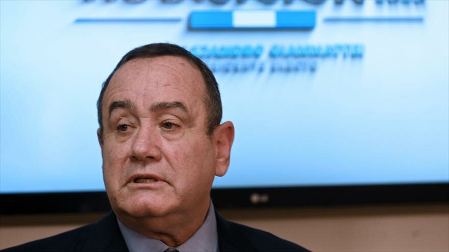 Venezuela impide que presidente electo de Guatemala entre al país para reunirse con Guaidó