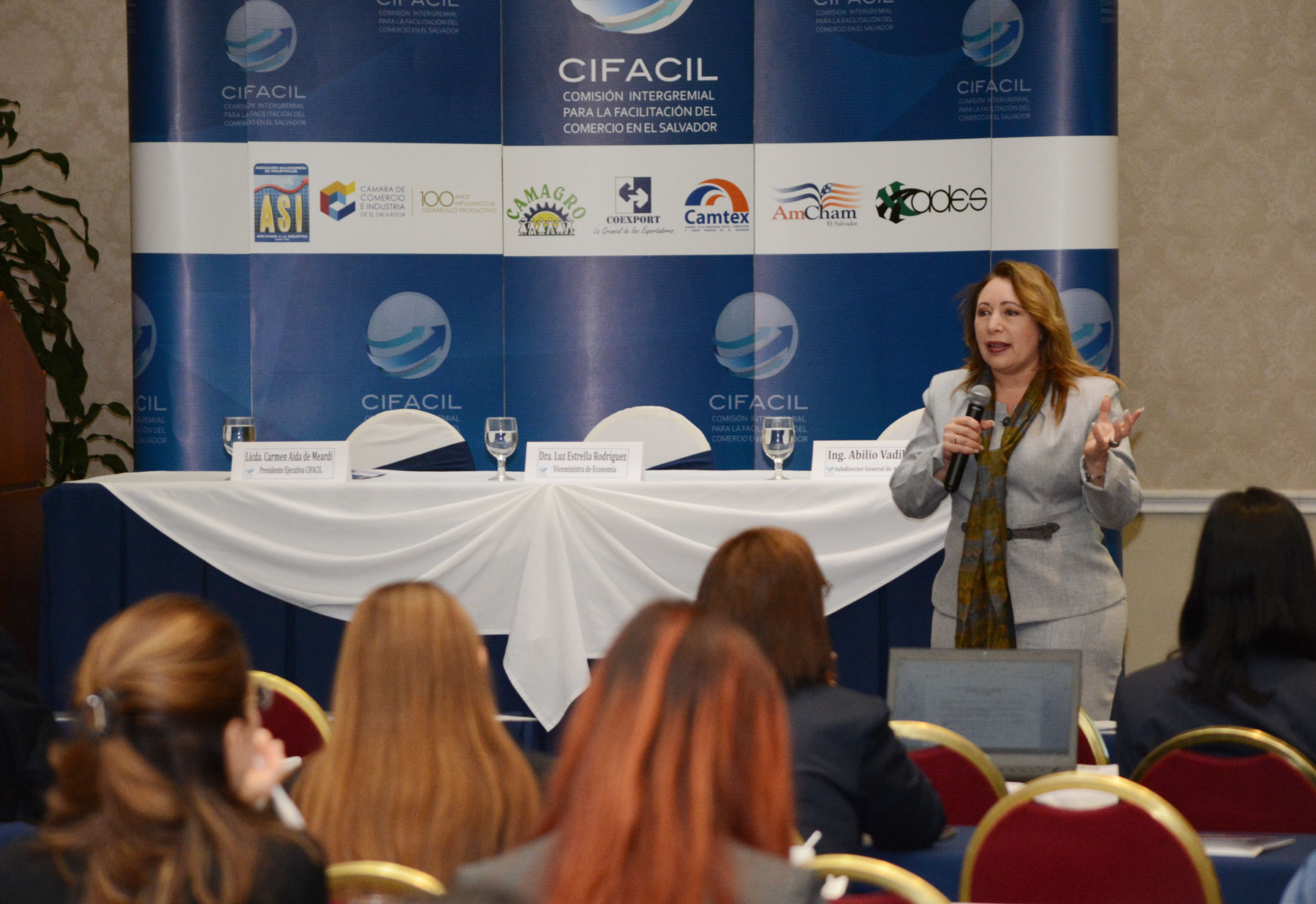 MINEC comparte avances en Facilitación de Comercio 