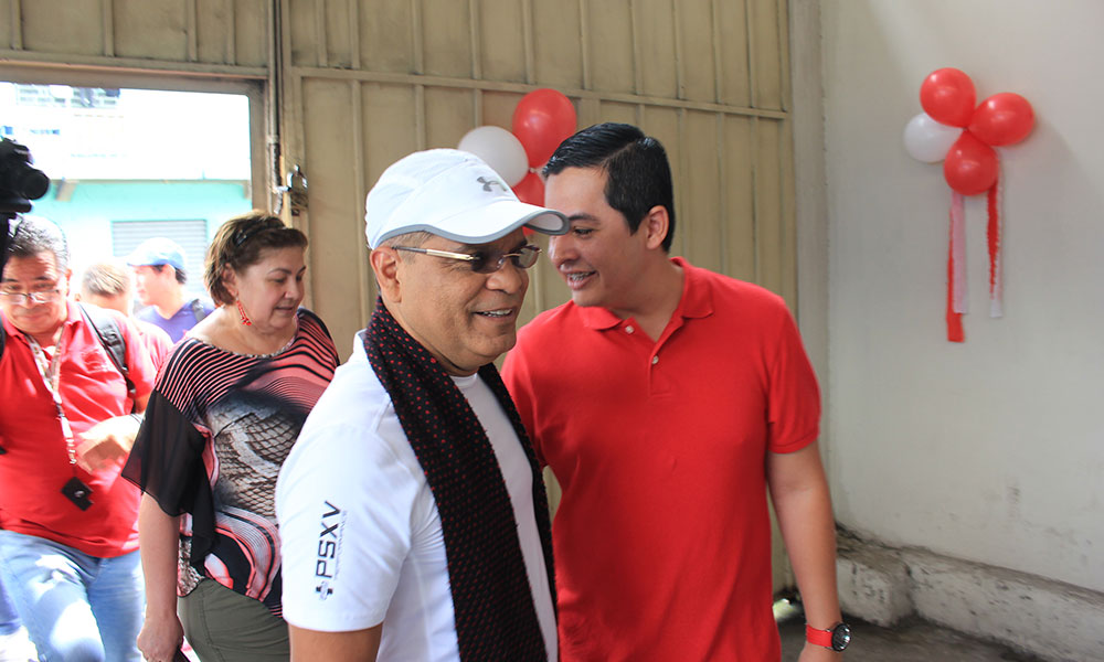 Oscar Ortiz participa del proceso interno del FMLN en Santa Tecla 