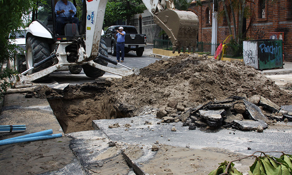 Reparadas tuberías que afectó servicio de agua en Cuscatancingo y Apopa 