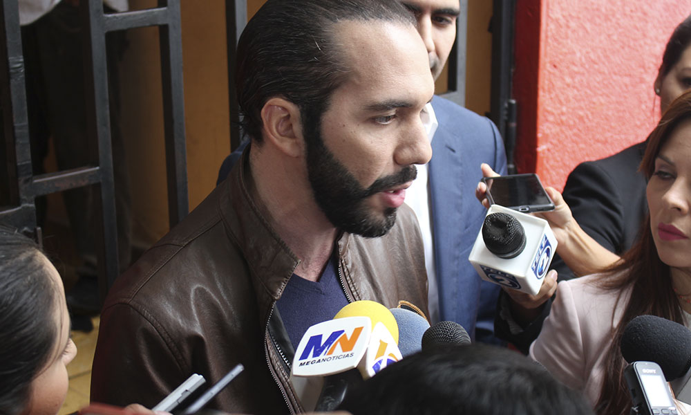 Nayib Bukele presenta pruebas de descargo ante Tribunal de Ética del FMLN 