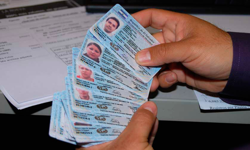 De nuevo la derecha intenta que se vote con DUI vencido 