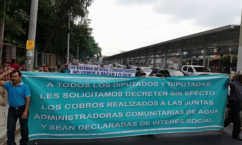 FOTO VD/ Juntas Comunitarias marchan para que se decrete de intereses social a juntas comunitarias de agua.