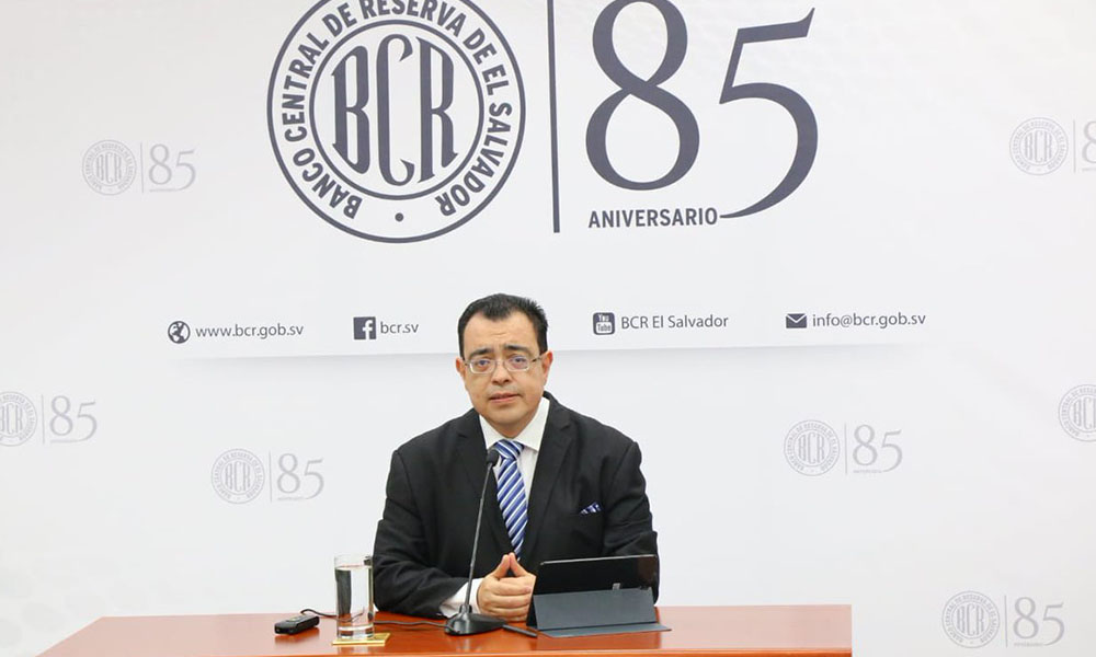  Presidente del BCR, Oscar Cabrera en conferencia de prensa.